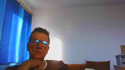 ulmeni4 online show from May 29, 3:43 pm