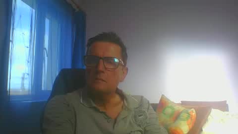 Snapshot of ulmeni4 chatting on October 25, 12:17 pm ulmeni4 online show from October 25, 12:17 pm