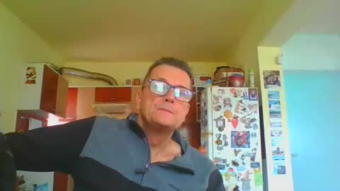 ulmeni4 online show from May 21, 12:01 pm