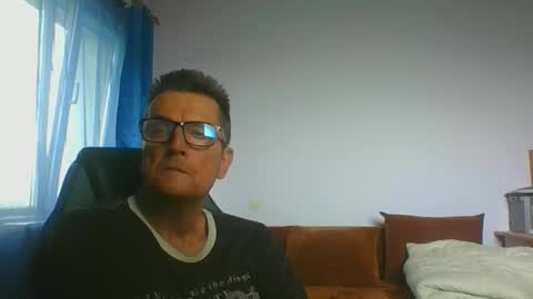 ulmeni4 online show from June 4, 3:29 pm