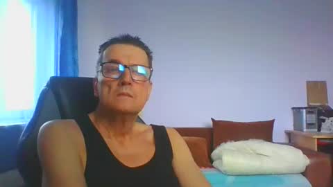 ulmeni7 online show from February 3, 6:51 am