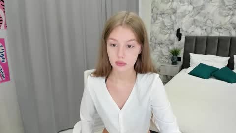 Snapshot of ultima_ma18 chatting on September 17, 2:37 am Melena online show from September 17, 2:37 am