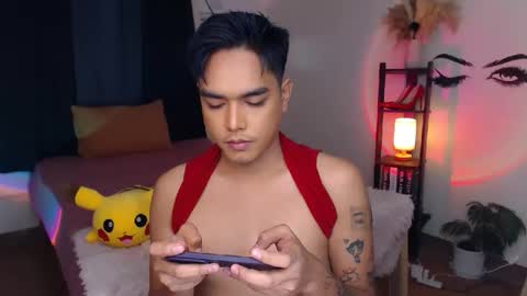 Snapshot of ultimatesexytrans chatting on February 26, 9:53 pm Alex online show from February 26, 9:53 pm