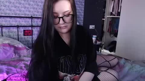 Snapshot of uminarin chatting on December 23, 8:00 am Julia online show from December 23, 8:00 am