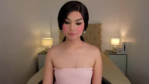Lily online show from February 4, 10:30 am