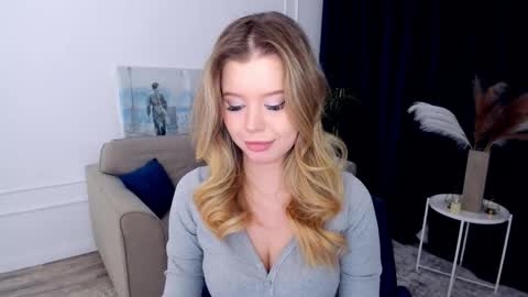 Alice online show from April 16, 9:39 pm