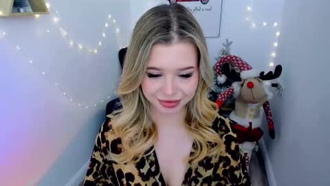 Alice online show from December 13, 7:53 pm