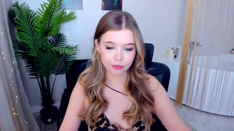 Alice online show from February 15, 2:44 pm