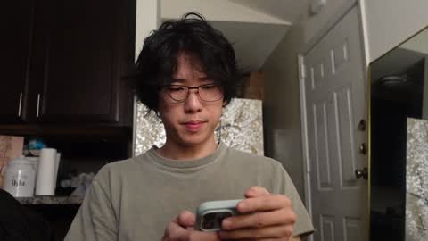 Snapshot of unhingedwang chatting on January 26, 2:24 am wang online show from January 26, 2:24 am