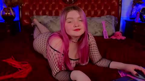 Snapshot of unholy_lady chatting on March 6, 9:36 am Unholy Lady online show from March 6, 9:36 am