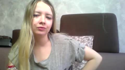 Snapshot of universeemily chatting on September 21, 8:07 am UniverseEmily online show from September 21, 8:07 am