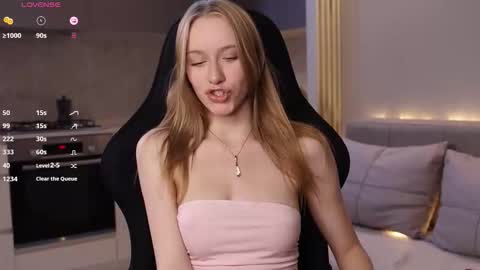 UnnaBella online show from November 5, 7:16 pm