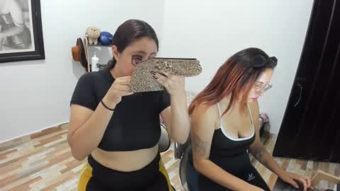 Snapshot of until_wet chatting on January 23, 11:47 pm Kary and jhoa online show from January 23, 11:47 pm