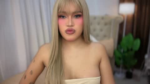 ur_bombshellpatty online show from June 3, 4:01 pm