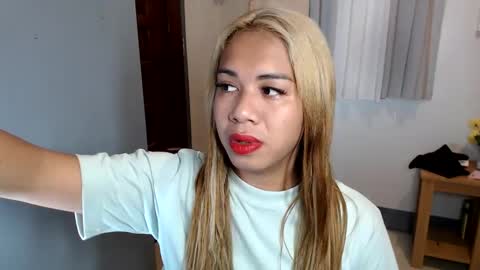 Snapshot of ur_cutiesthotasianxx chatting on February 2, 6:47 am Vee online show from February 2, 6:47 am