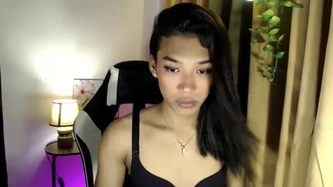 ur_dazzlingmorenaxx online show from October 3, 4:32 am