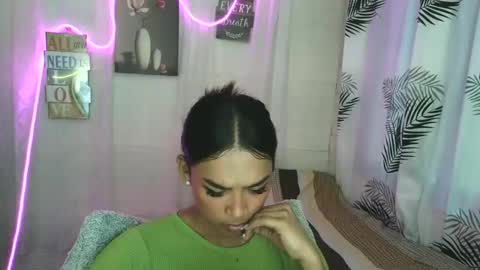 ur_dazzlingmorenaxx online show from May 5, 2:29 am