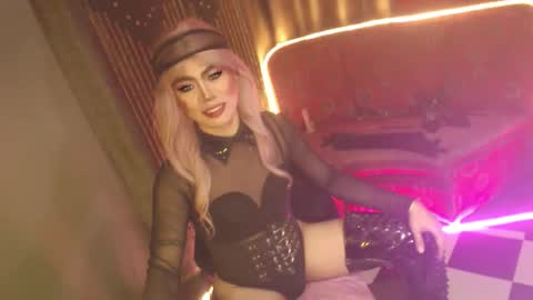 MISS ANNA online show from January 18, 1:09 pm