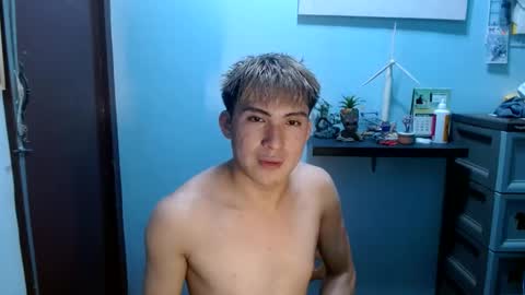 Snapshot of ur_jayqutee chatting on February 19, 5:05 am Ur jayqutee online show from February 19, 5:05 am