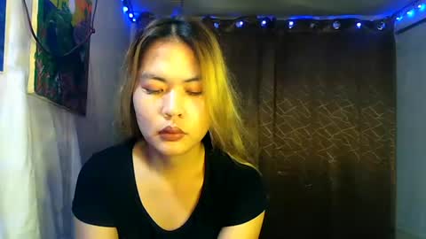 Snapshot of ur_perfectgirlmsa chatting on February 6, 10:36 am Ms. A lets go pass or pvt show online show from February 6, 10:36 am