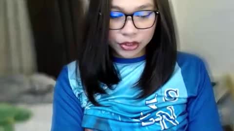 urasian_bella23 online show from November 28, 9:55 pm