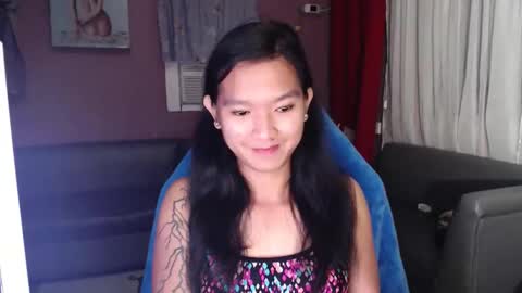 NEWRA  ALLISON online show from October 29, 7:47 pm