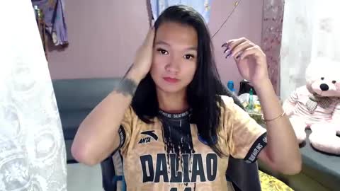 Snapshot of urasian_newra chatting on March 10, 1:00 pm NEWRA ALLISON online show from March 10, 1:00 pm
