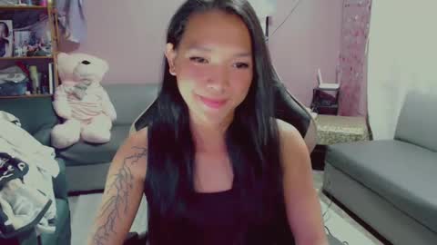 Snapshot of urasian_newra chatting on February 12, 6:51 pm NEWRA ALLISON online show from February 12, 6:51 pm