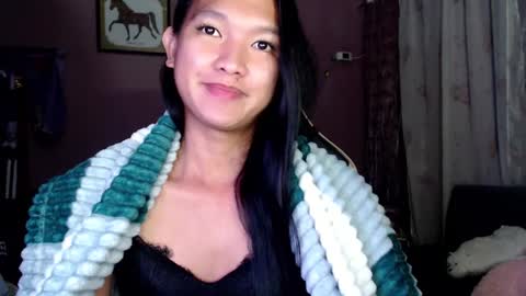 Snapshot of urasian_newra chatting on February 21, 9:32 pm NEWRA ALLISON online show from February 21, 9:32 pm