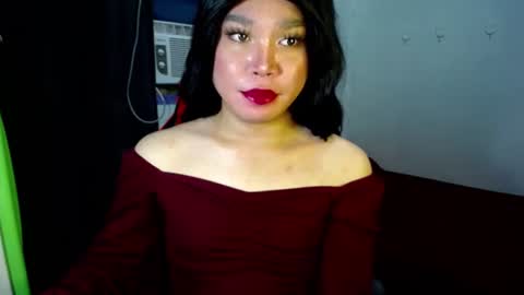 Snapshot of urasiansweet_cummer chatting on March 11, 8:41 am KENDRA online show from March 11, 8:41 am