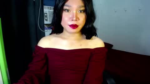 Snapshot of urasiansweet_cummer chatting on March 9, 5:49 pm KENDRA online show from March 9, 5:49 pm