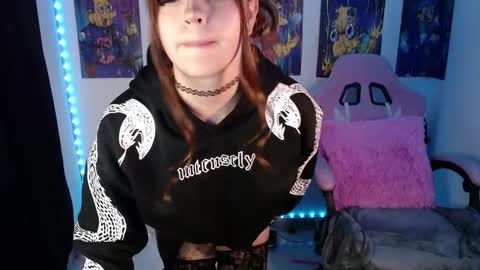 Danielle  online show from October 24, 9:10 am