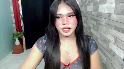 Snapshot of urbabysofia0305 chatting on January 3, 2:30 pm Sofia online show from January 3, 2:30 pm