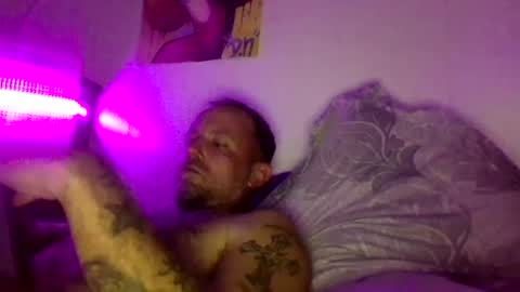 Snapshot of urdaddy875867 chatting on December 26, 2:37 pm urdaddy875867 online show from December 26, 2:37 pm
