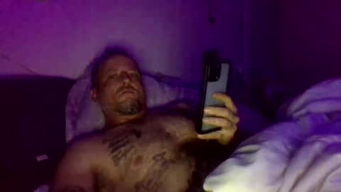 Snapshot of urdaddy875867 chatting on February 24, 2:40 am urdaddy875867 online show from February 24, 2:40 am