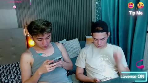 rose and khristine online show from November 1, 9:14 pm