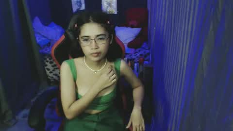 urdreamgirljayne online show from December 5, 9:44 am