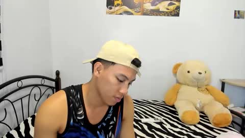 urfucker_vinz online show from May 11, 2:45 pm