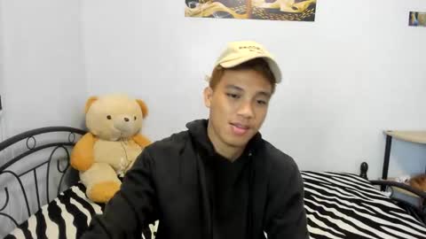 urfucker_vinz online show from May 21, 2:01 pm