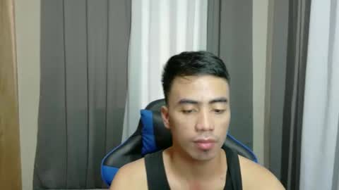 Snapshot of urguy_francis chatting on February 15, 8:33 am urguy_francis online show from February 15, 8:33 am