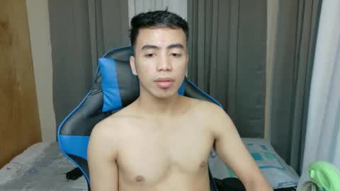 Snapshot of urguy_francis chatting on February 9, 11:36 am urguy_francis online show from February 9, 11:36 am