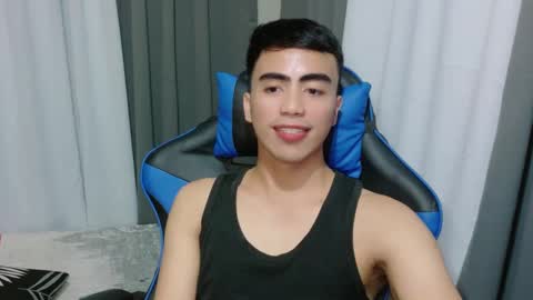 Snapshot of urguy_francis chatting on February 18, 7:09 pm urguy_francis online show from February 18, 7:09 pm