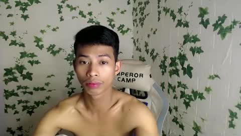 Snapshot of urhotfuckingass chatting on February 10, 5:25 am richard online show from February 10, 5:25 am