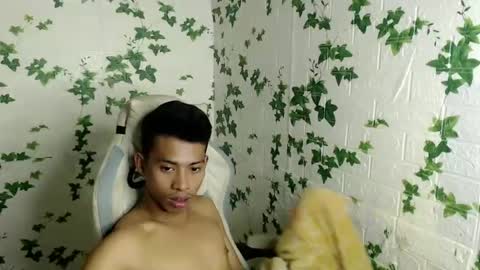 Snapshot of urhotfuckingass chatting on January 31, 8:11 am richard online show from January 31, 8:11 am