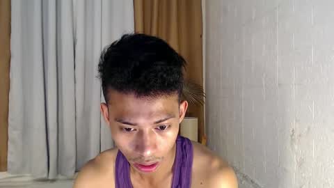 Snapshot of urhotfuckingass chatting on January 29, 10:05 am richard online show from January 29, 10:05 am