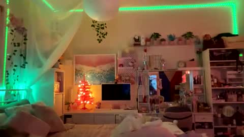 urlittlefilipina online show from December 5, 2:00 am