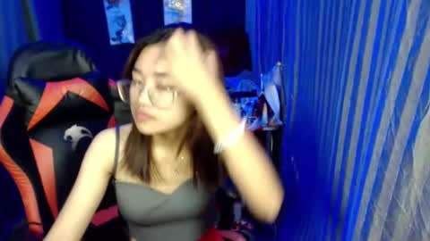 urlovelychinita online show from January 10, 12:59 am