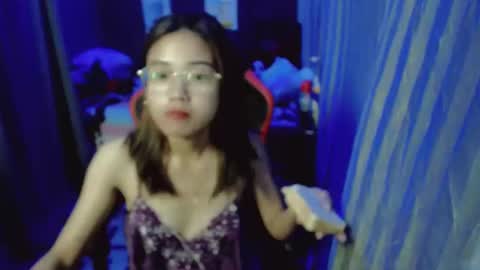 urlovelychinita online show from January 22, 8:07 am