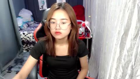 urlovelychinita online show from January 14, 7:59 am