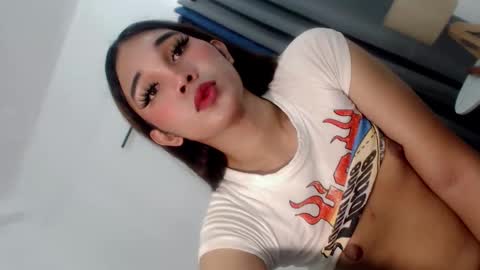 Snapshot of urlovelysizka chatting on September 14, 7:32 am Sizka online show from September 14, 7:32 am